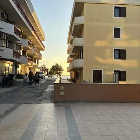 Via Castelsardo 41 *